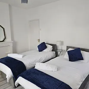 Luxury In Lewisham Apartment