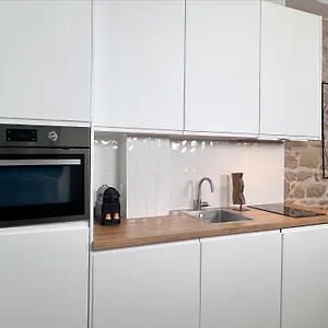 https://stunning-studio-in-le-marais.fr-paris.fr
